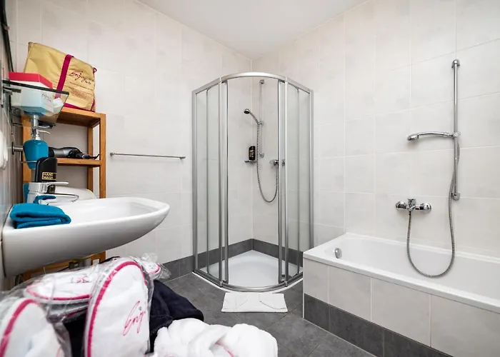 Апартаменти Berghaus *